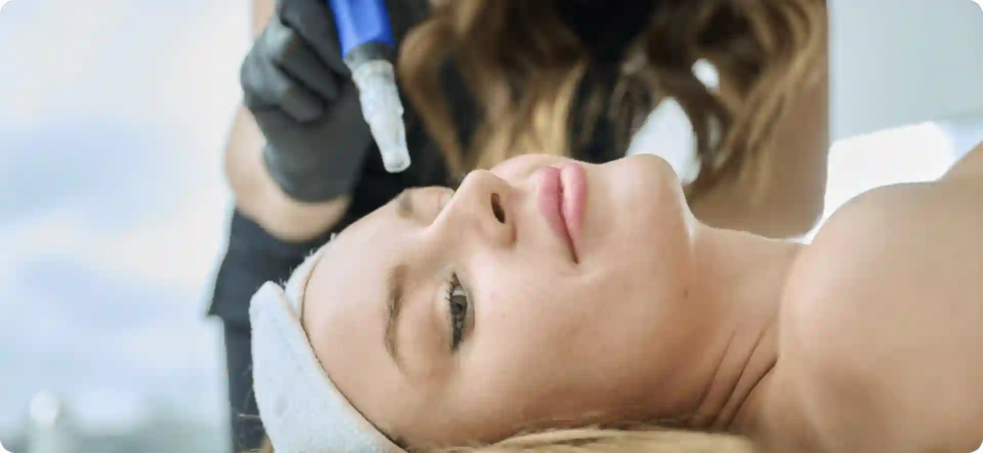 How Do Microneedles Trigger New Collagen and Elastin in Loose Skin Walton-on-Thames?